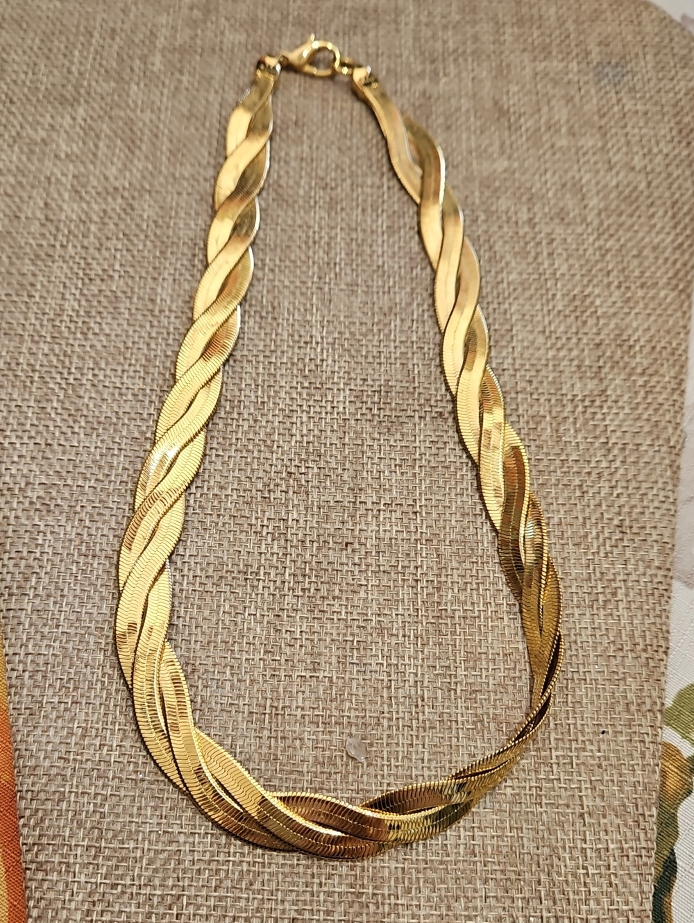 Avon Gold-Tone Twisted Flat Chain Necklace